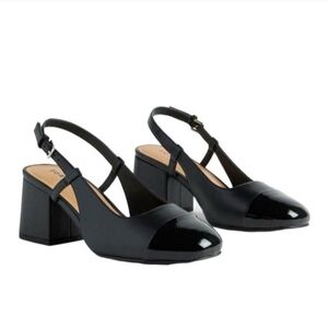 Pre-owned Torrid Slingback Black Patent Cap Toe Block Heel (WW) size 8.5